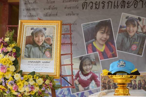 "นางฟ้ากู้ภัย" น้องแพรว ขวัญจิรา วัยเพียง 18 ปี สะท้อนถึงความเสียสละ