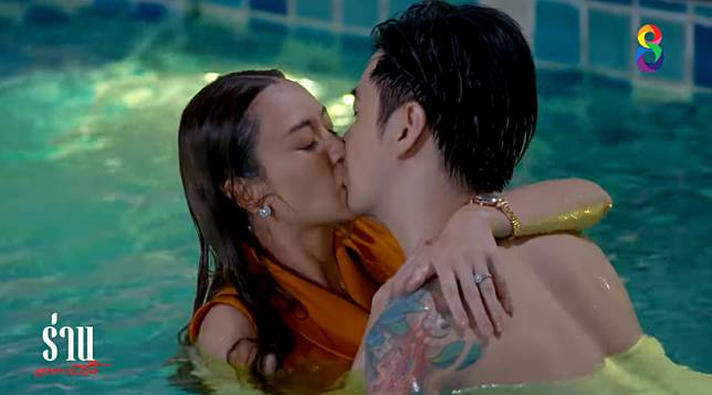 ออยธนา เลิฟซีน ฉากเลิฟซีน ออยธนา
