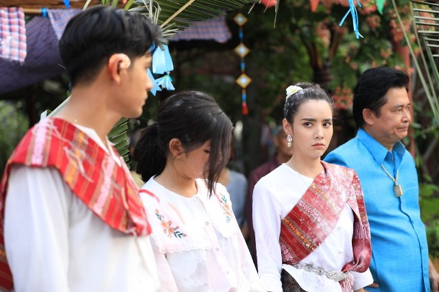 รูปมุกดากับเข้มรูปมุกดา นรินทร์รักษ์