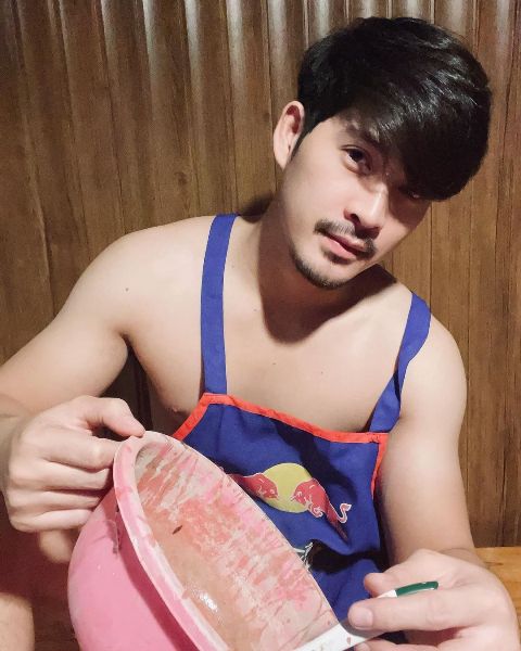  ผู้สมัครผู้ใหญ่บ้านหล่อ,