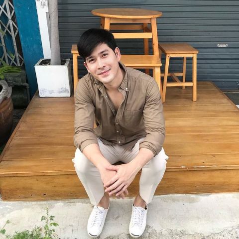 ผู้สมัครผู้ใหญ่บ้านหล่อ